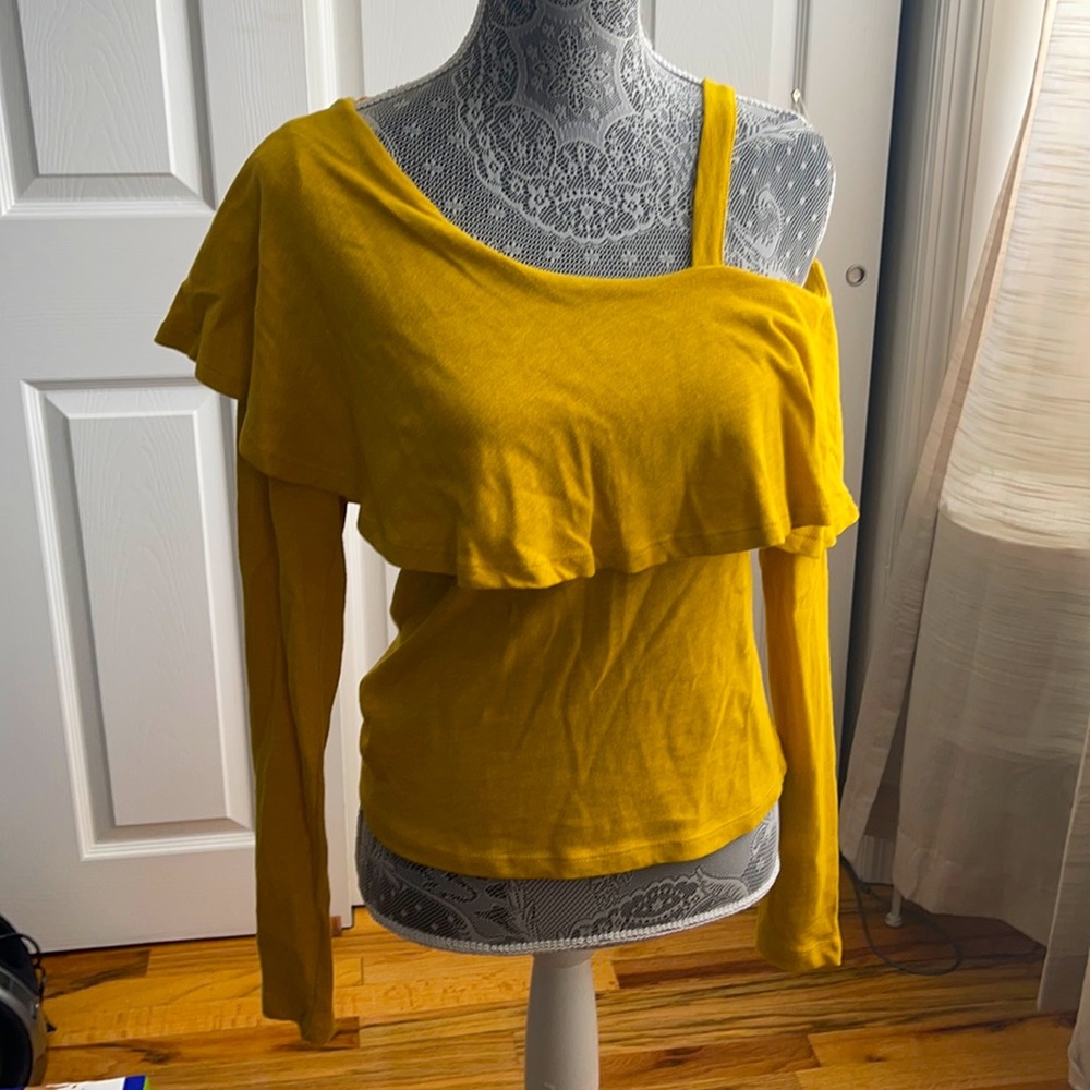 Yellow gold anthro top